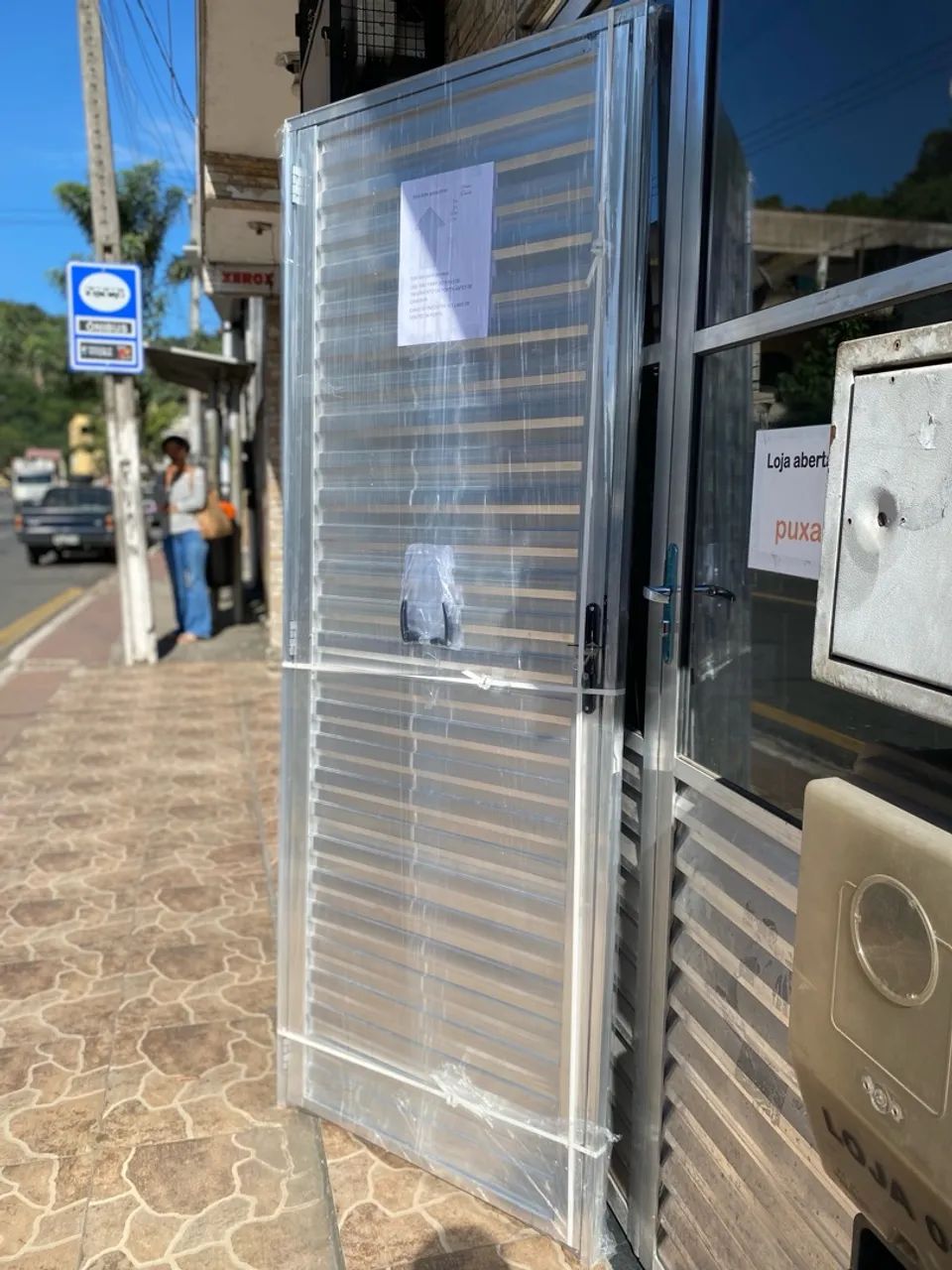 OPORTUNIDADE ÚNICA - PORTA ALUMÍNIO LINHA ECO+ NATURAL 2.10X60,70 OU 80CM - Foto 2