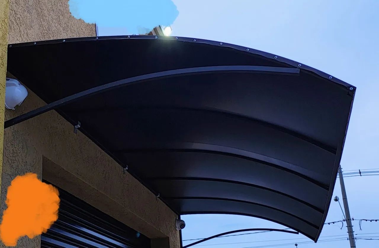 Cobertura de policarbonato para estabelecimento comercial ( toldo)