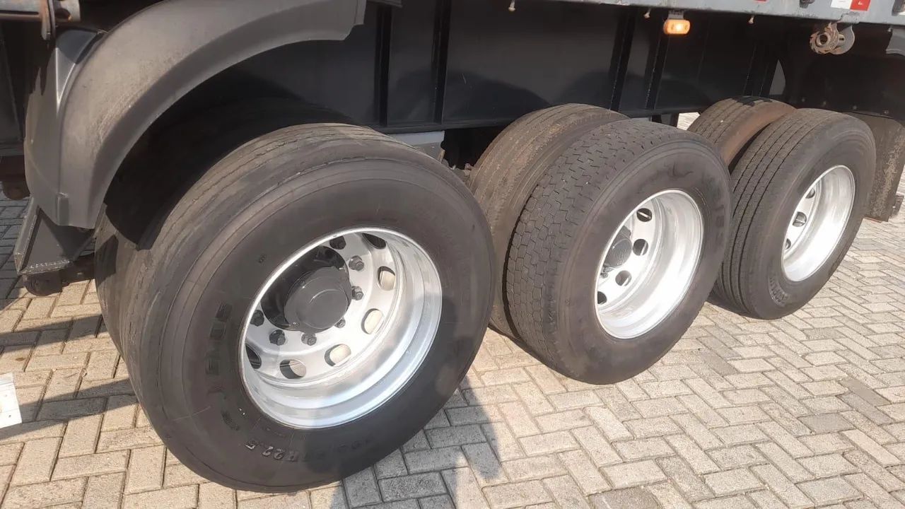 Carreta com pneus 2017/18 - Foto 6