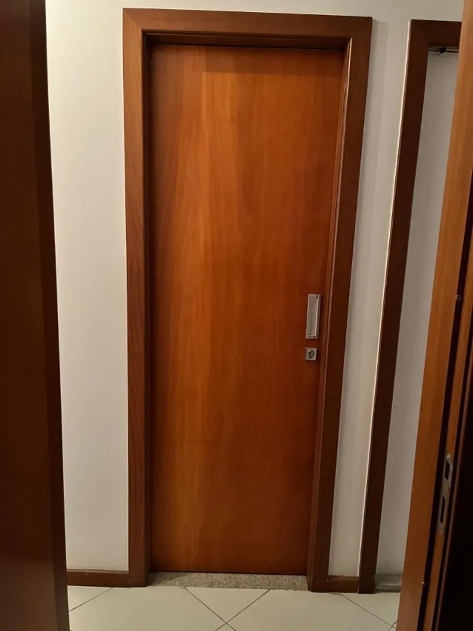 Porta de correr em madeira