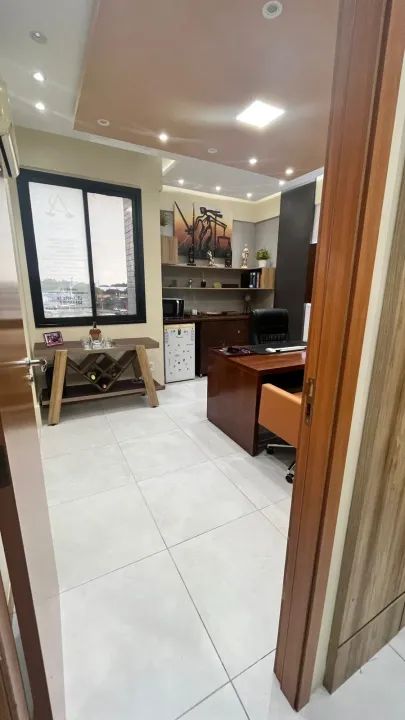 Sala Comercial Mobiliada à Venda no Ed. Business 316  R$ 225.000