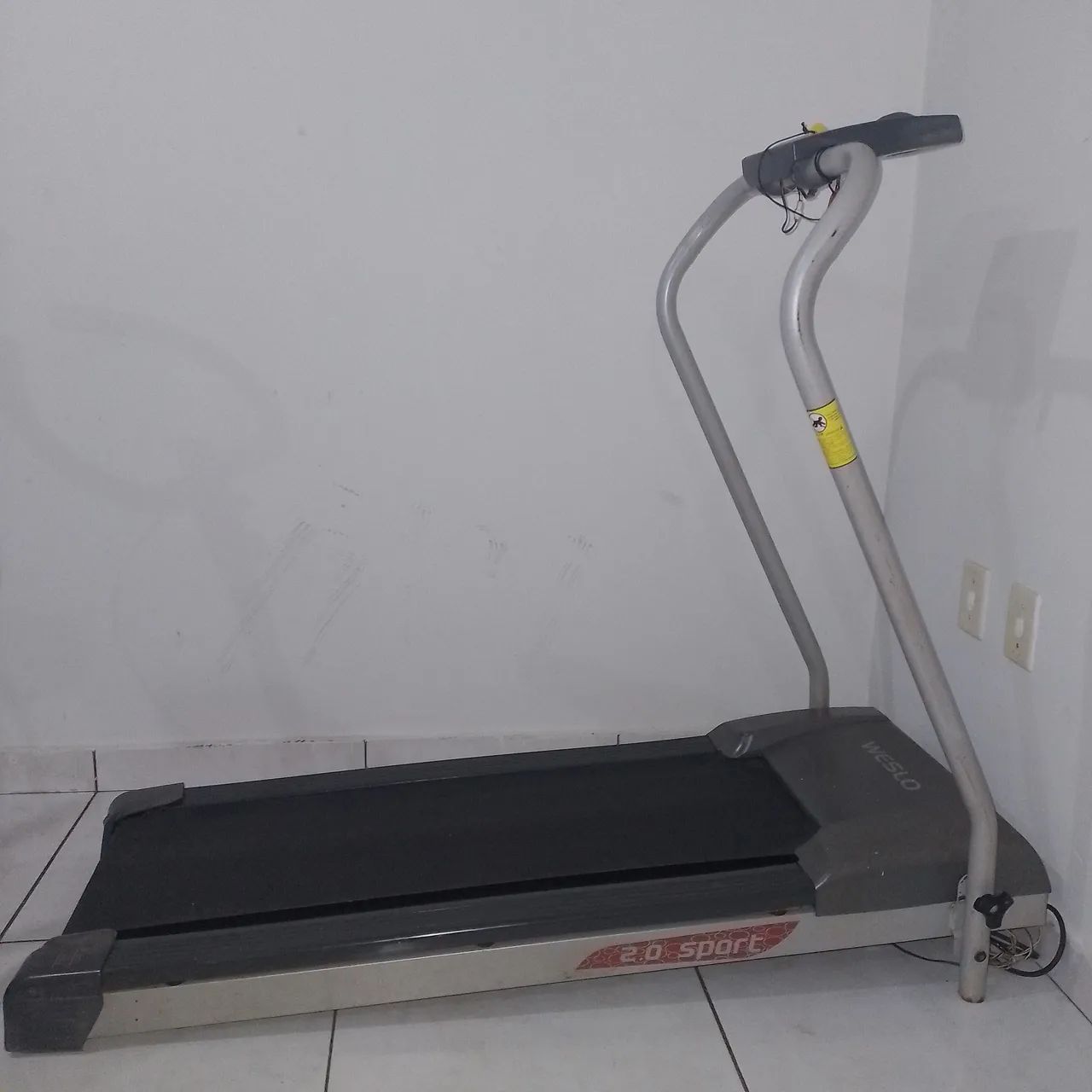 Esteira Weslo - Ideal para exercícios em casa - Foto 4