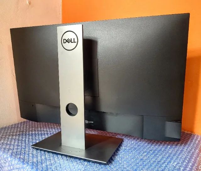 Monitor Dell Profissional 27' IPS 75hz Ajuste de altura e Rotação Bordas Finas - Foto 3