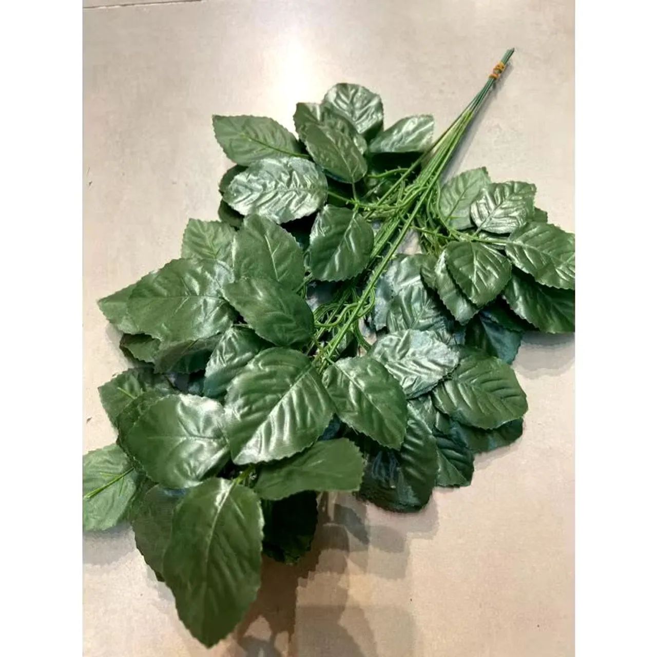 FOLHAS ARTIFICIAIS VERDE ESCURO