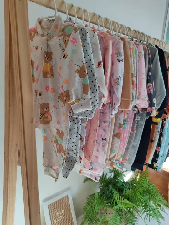 Vendo lote e MARCA de roupinhas e acessórios infantil do tamanho P ao tamanho 3.
