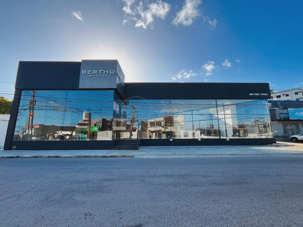 Loja comercial na Av Gustavo Paiva | 715m²