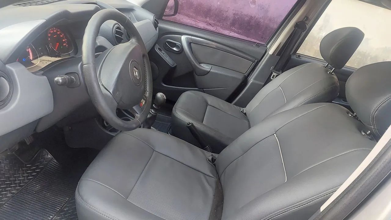 Duster 2.0 manual 4x4 swd ano 2013 v 45..000 - Foto 5