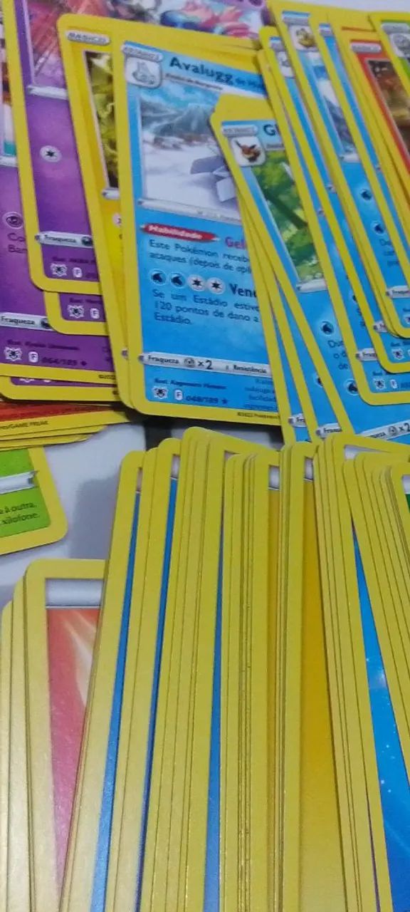 Kit de cartas pokémon original bem conservada 22 unidades 