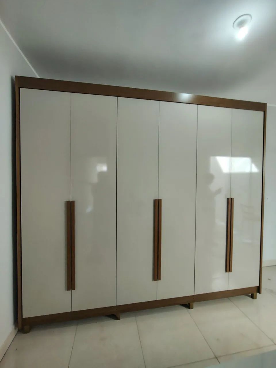 Guarda-Roupa Moderno com Design Elegante - Foto 2
