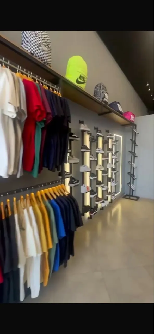 Loja de roupa e acessórios masculina .
