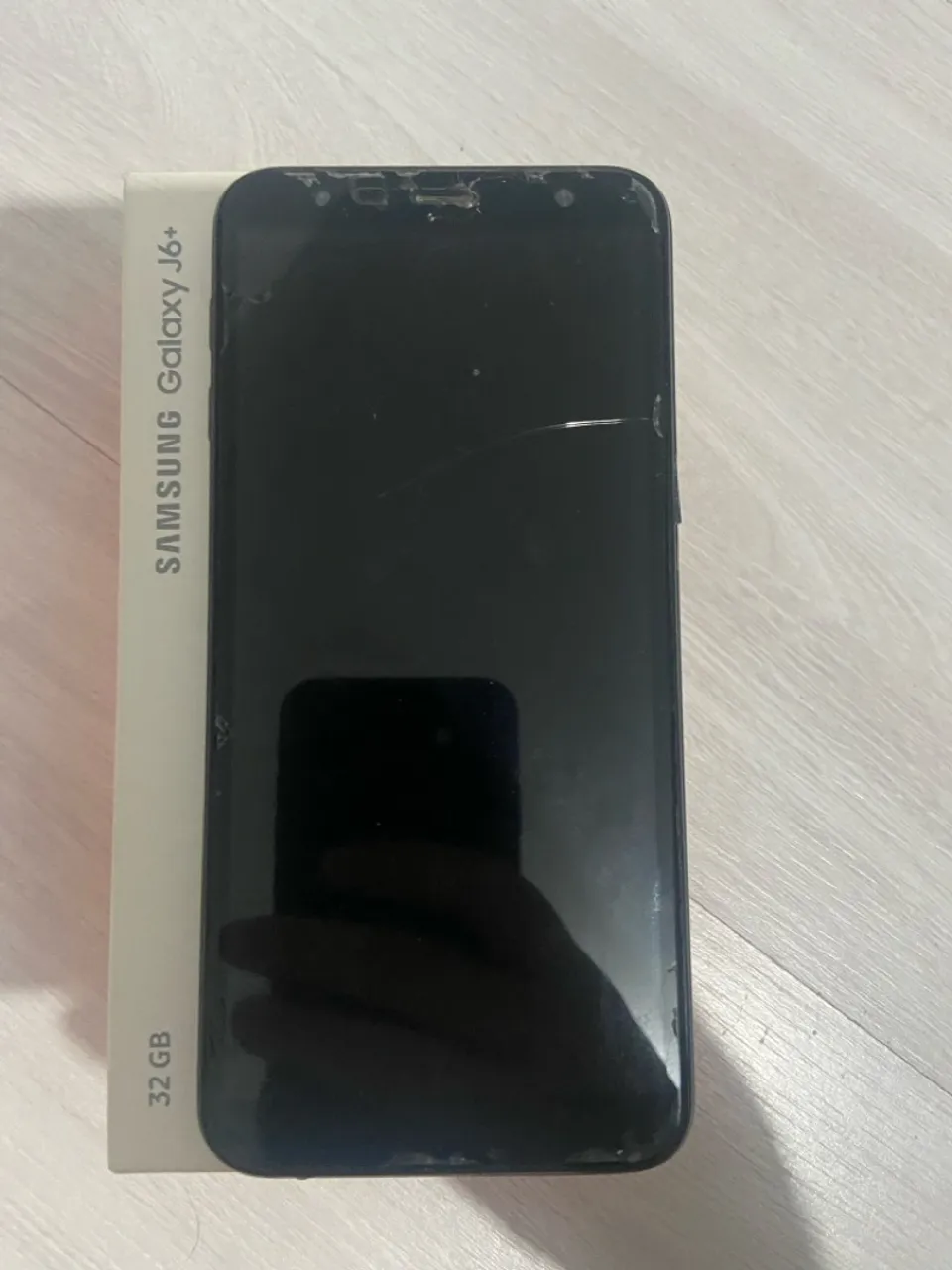 Celular Samsung Galaxy J6+