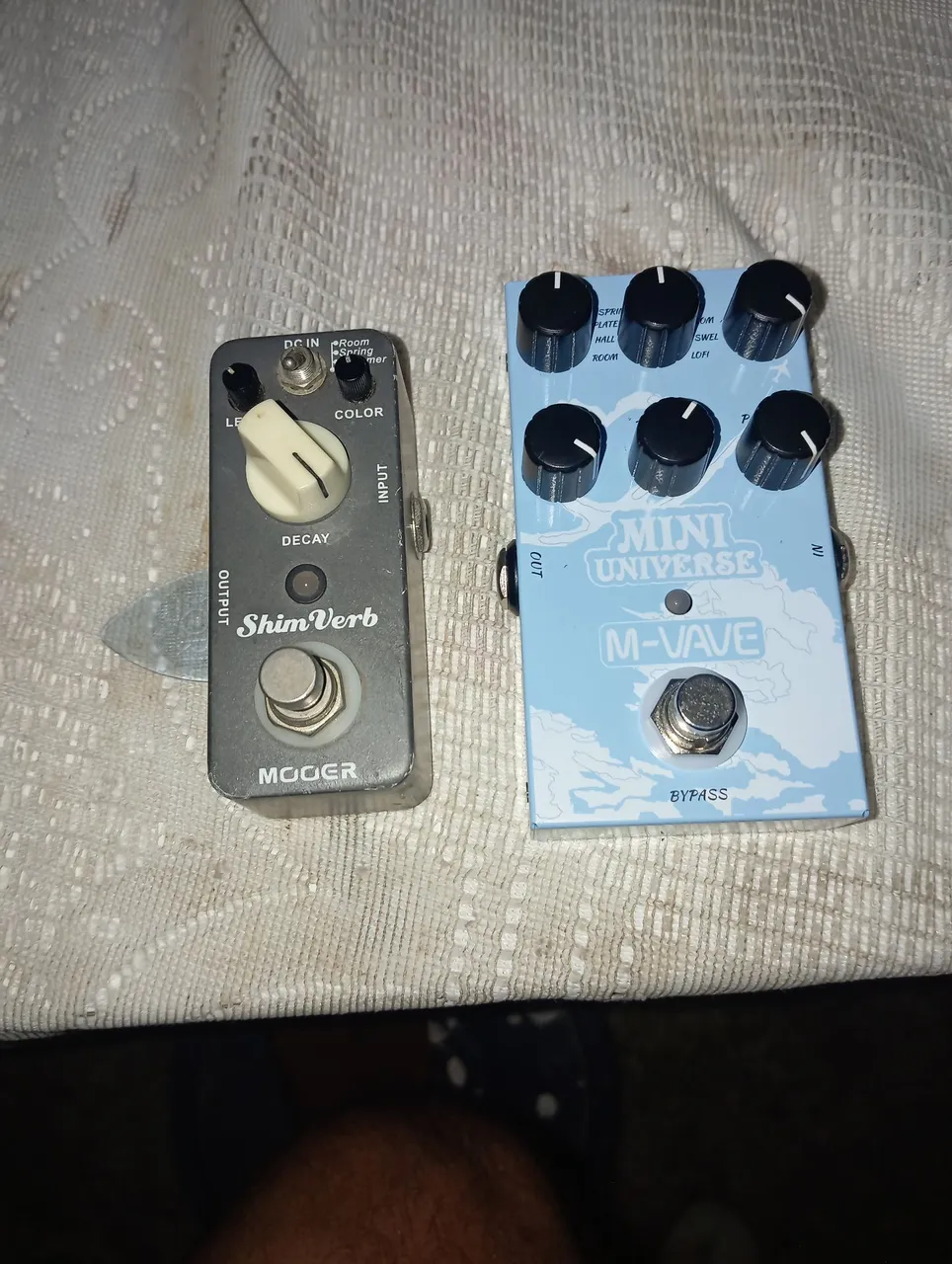 Pedais de Efeito Mooer ShimVerb e M-VAVE Mini Universe