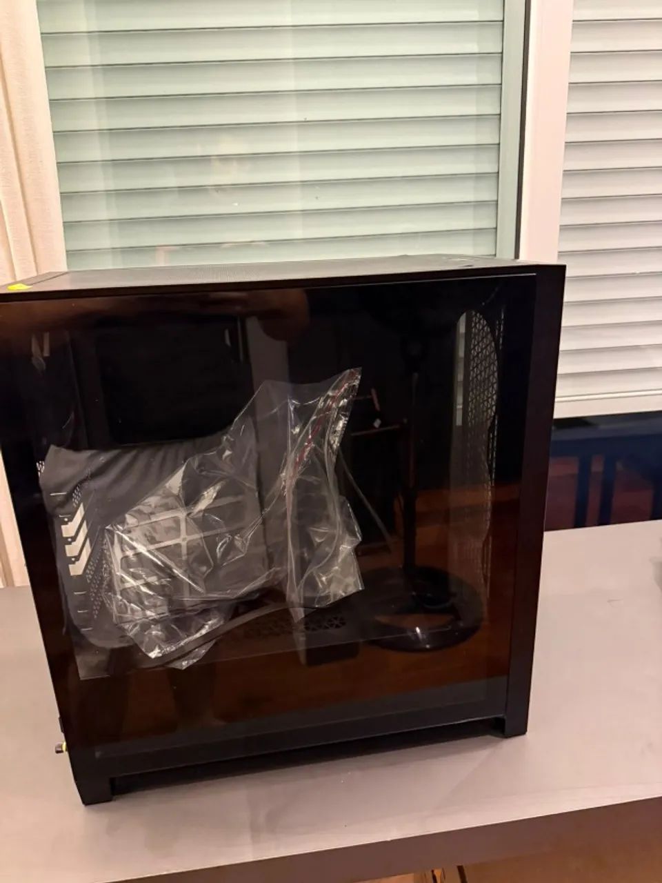 Gabinete Gamer Corsair 4000D Airflow, Mid-Tower - Foto 2