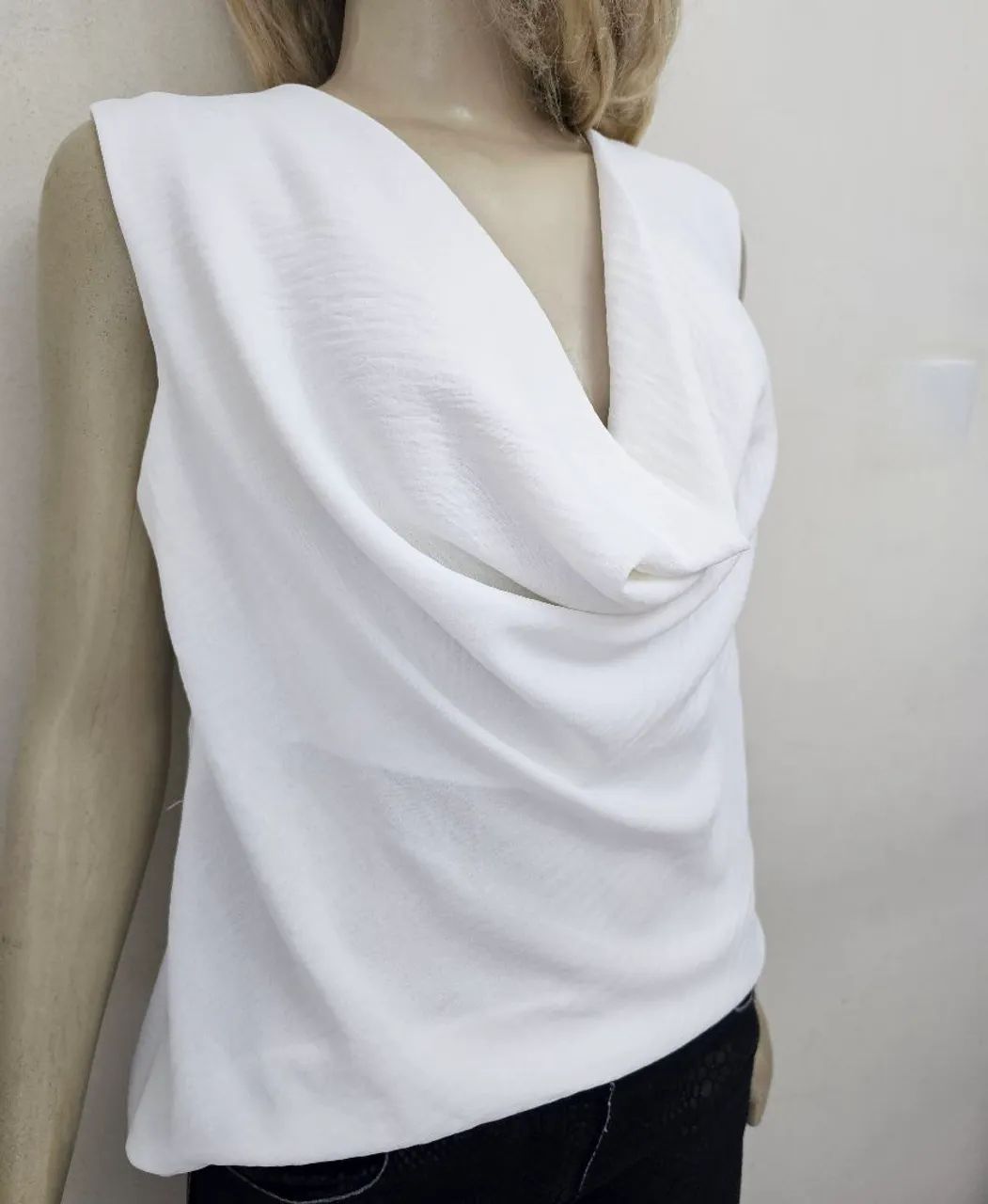 Blusa drapeada branca 