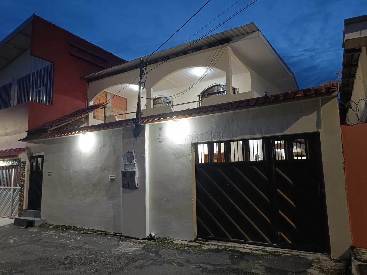 ÓTIMA CASA 05 QUARTOS 03 BANHEIROS NO BAIRRO OURO VERDE ENFRENTE AO SESI