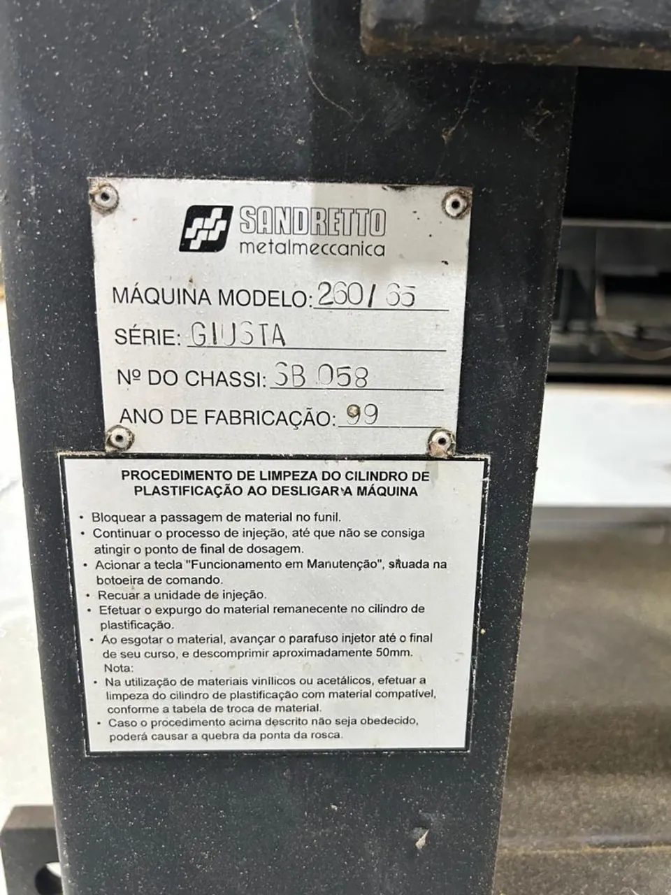 Injetora 65 Ton Sandretto 260/65 Giusta