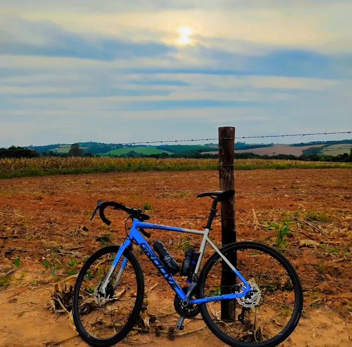 Bicicleta de estrada Groove Overdrive ano 2023