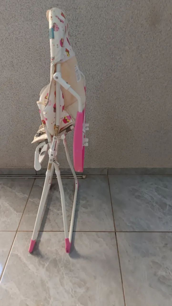 Cadeirinha de Alimentação Cosco rosa Banquet Cupcake  - Foto 4