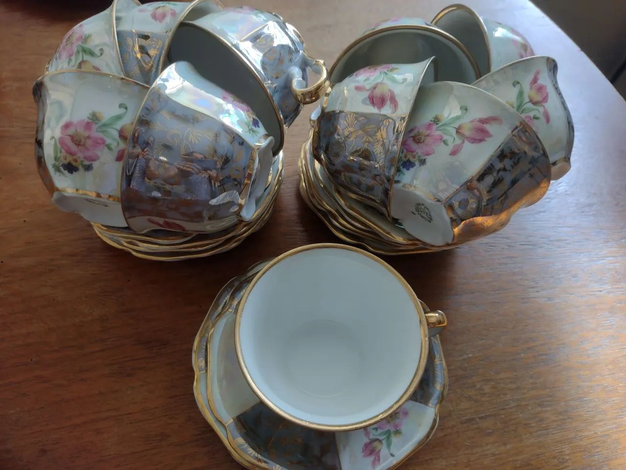 Antique tea set63824569129601123