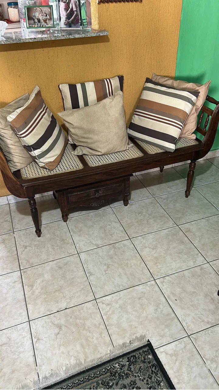 Namoradeira antiga de madeira 64330448365442120