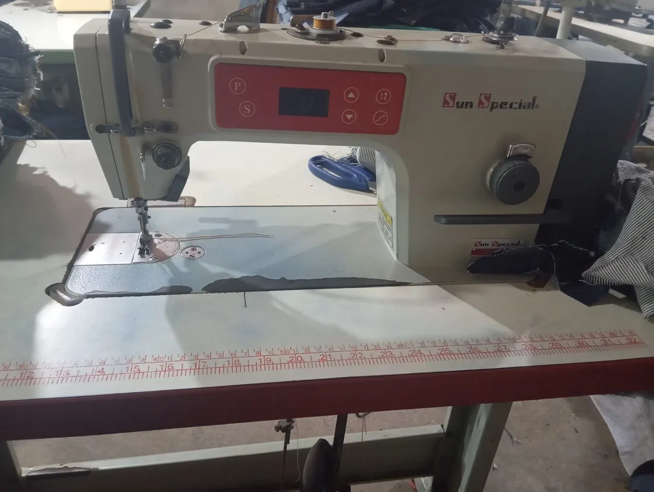 Máquina de Costura Industrial Sun Special