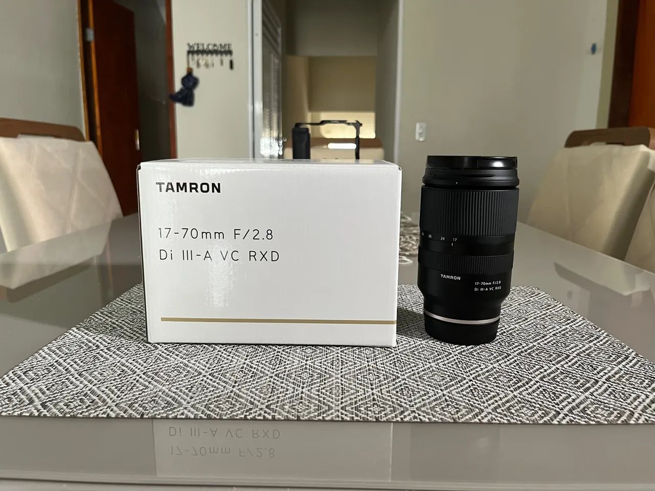 Lente Tamron 17-70mm F/2.8 Di III-A VC RXD para Câmeras Sony E-Mount