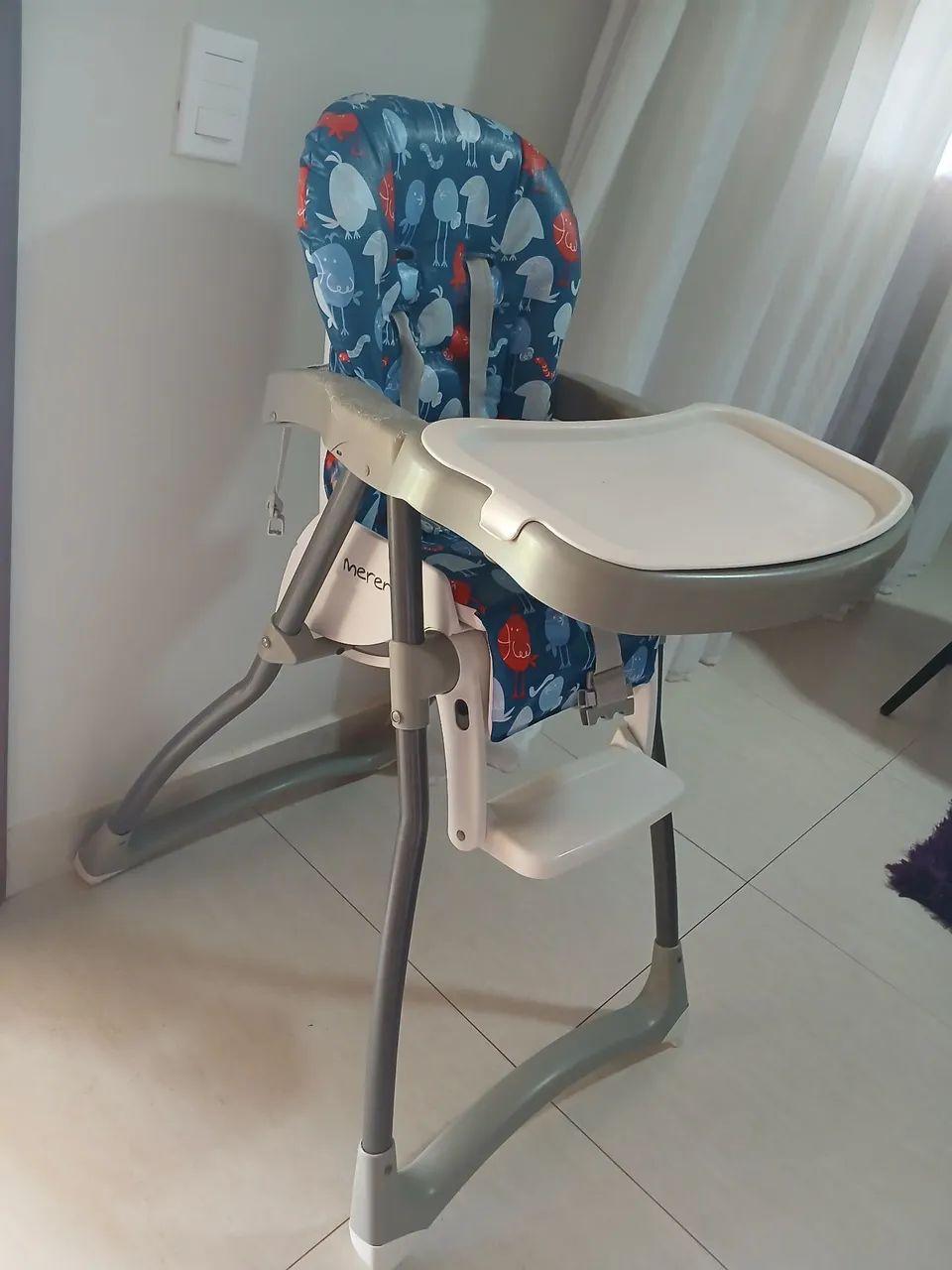 Cadeirinha de alimentação 