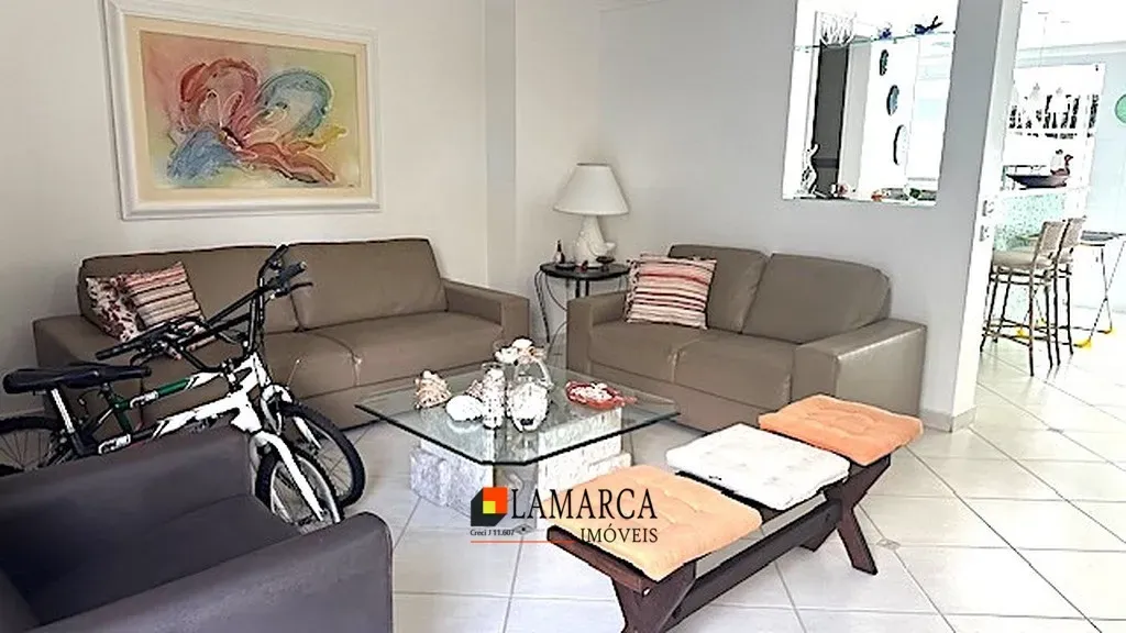 Casa a venda no condominio fechado em Guaruja