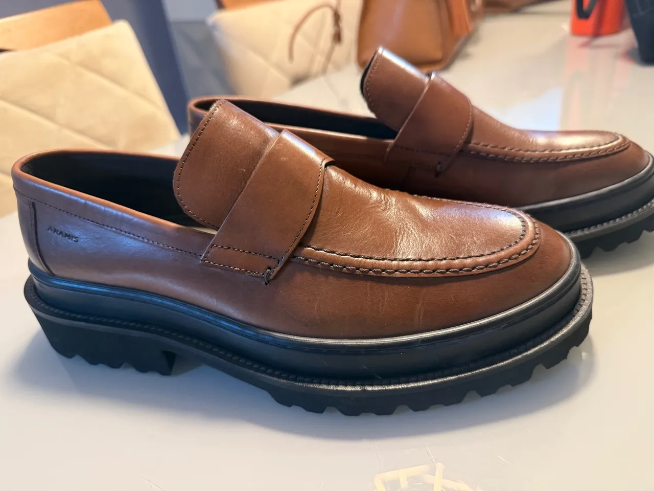 Mocassim Masculino Aramis - Couro Legítimo - Tamanho 39 - Novo