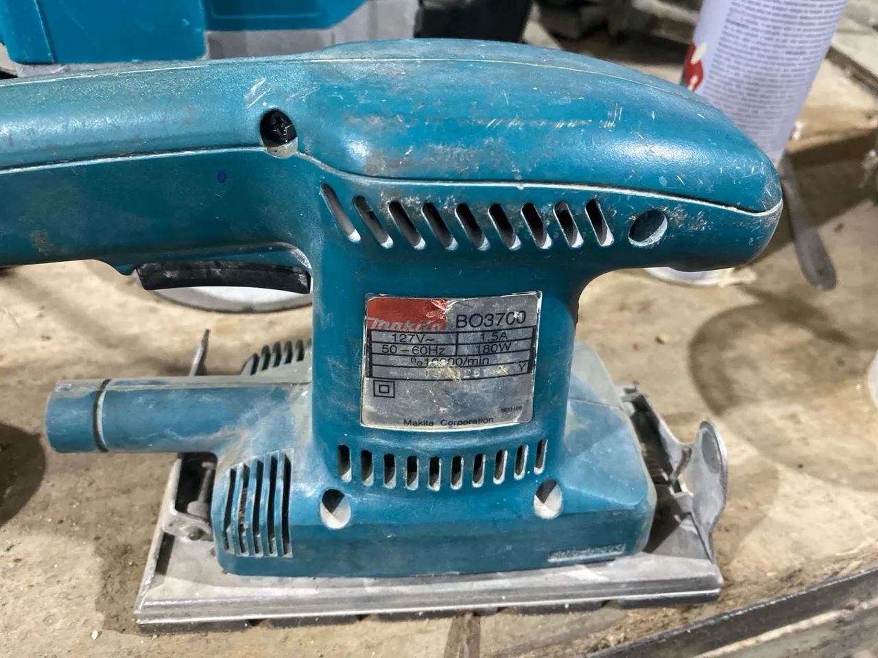 Lixadeira Orbital Makita BO3700