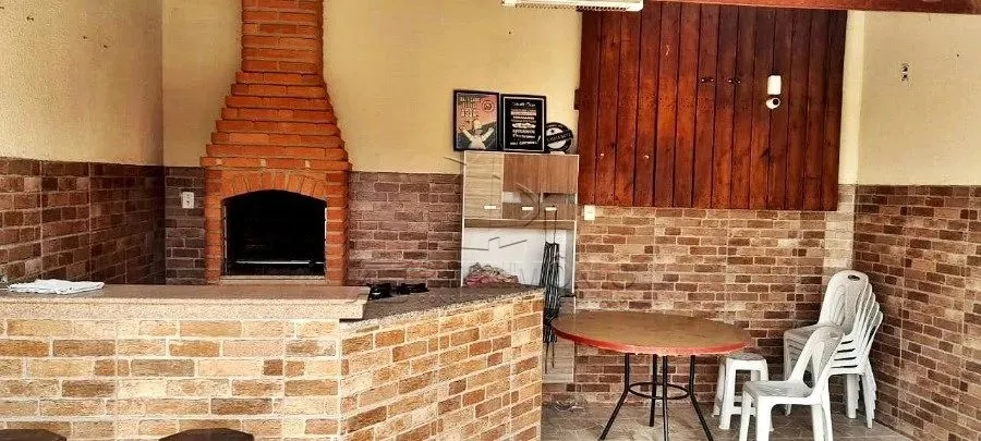 CASA; TERREA; ZONA NORTE; SOROCABA.
