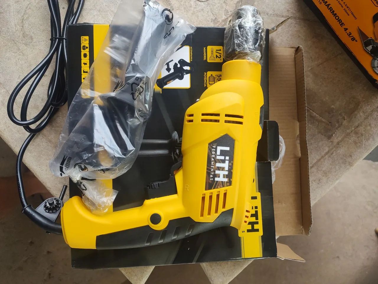 Furadeira de impacto 550w nova 