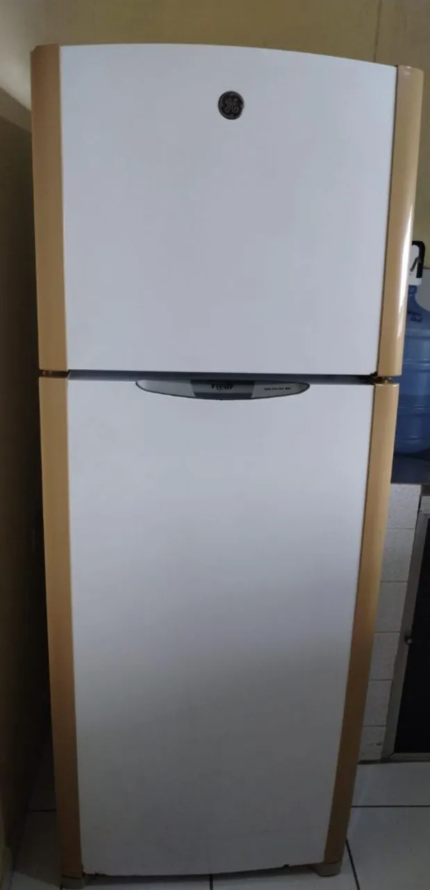 Geladeira GE Frost Free em ótimo estado