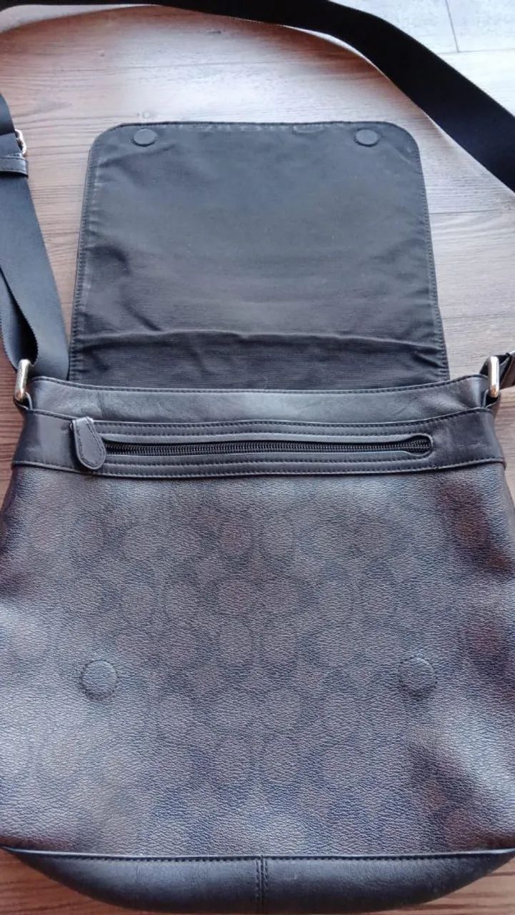 Bolsa Coach Masculina de Ombro em Couro - Foto 3