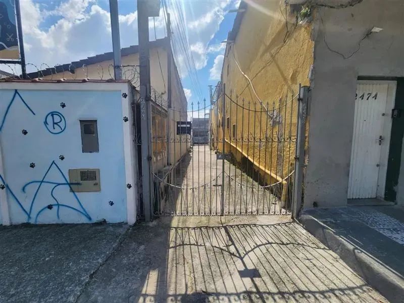 Casa térrea no Jardim Belém  Ermelino Matarazzo, com 4 cômodos (sendo 2 dormitórios) e 1 v
