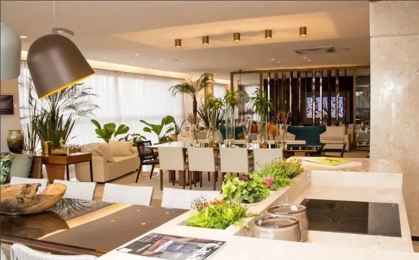 Apartamento de Alto Padrão, um por andar, Mobiliado,482,76 m², 5 suítes plenas, lazer comp
