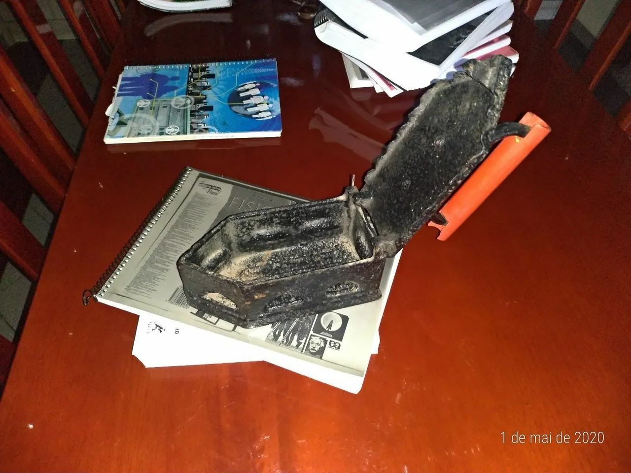 Ferro de Passar Antigo a carvão  - Foto 2