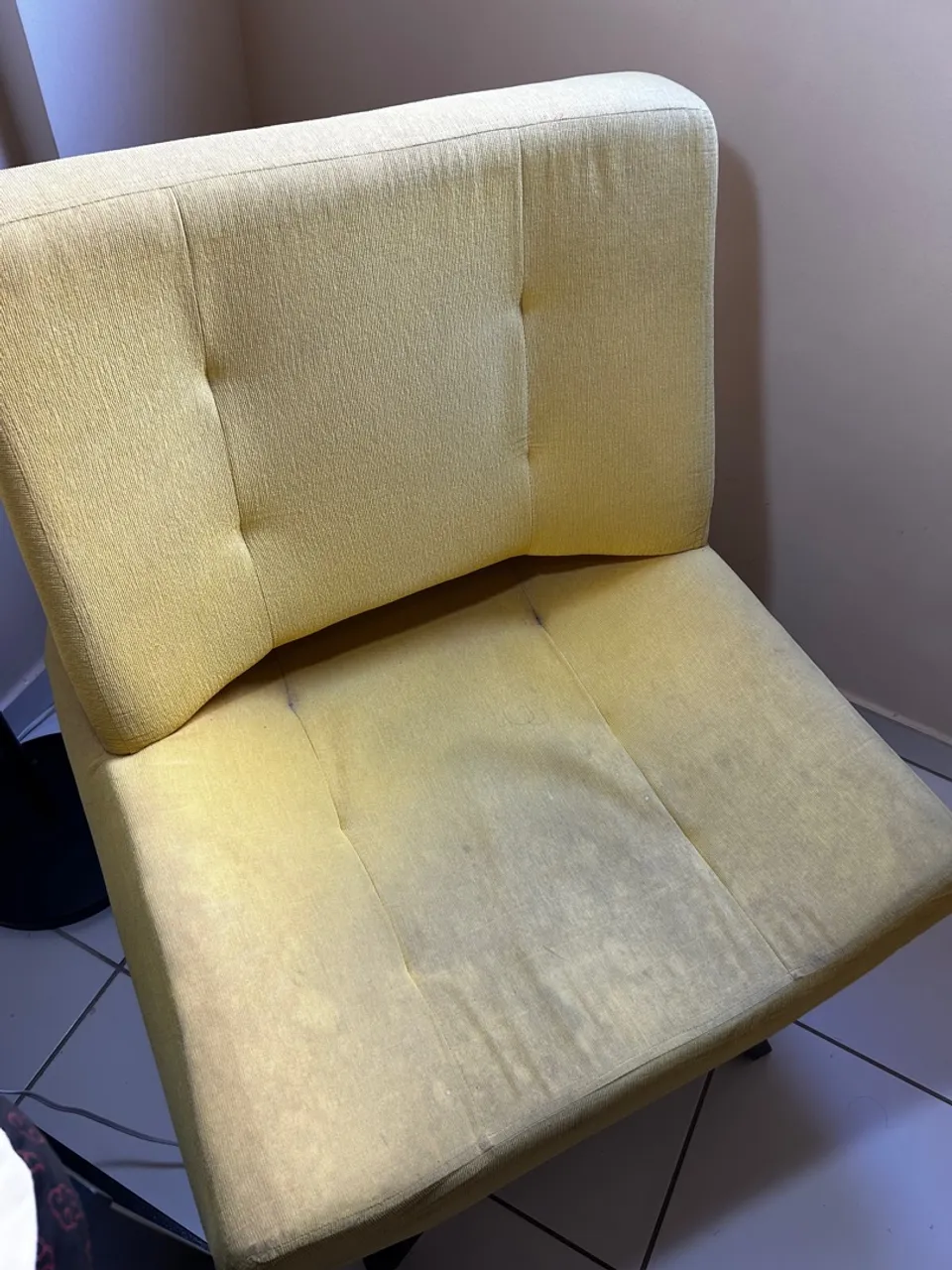 Poltrona Amarela Usada