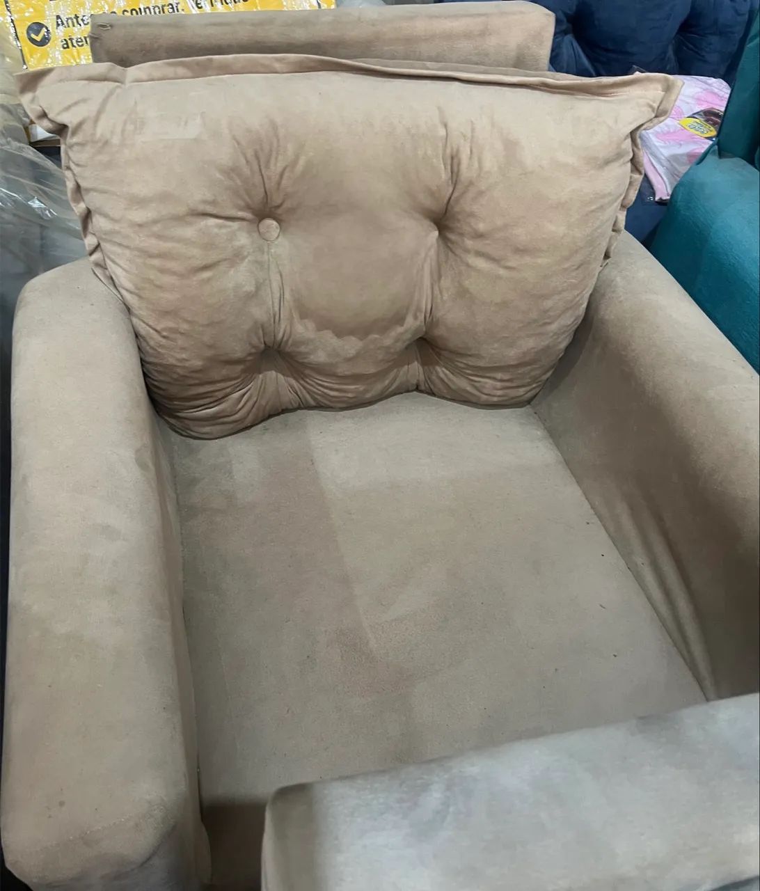 Poltrona Verona - Design Elegante, Quadrada e Super Confortável