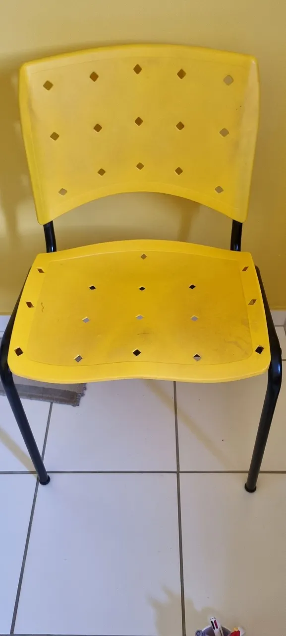 Cadeira de escritório amarela
