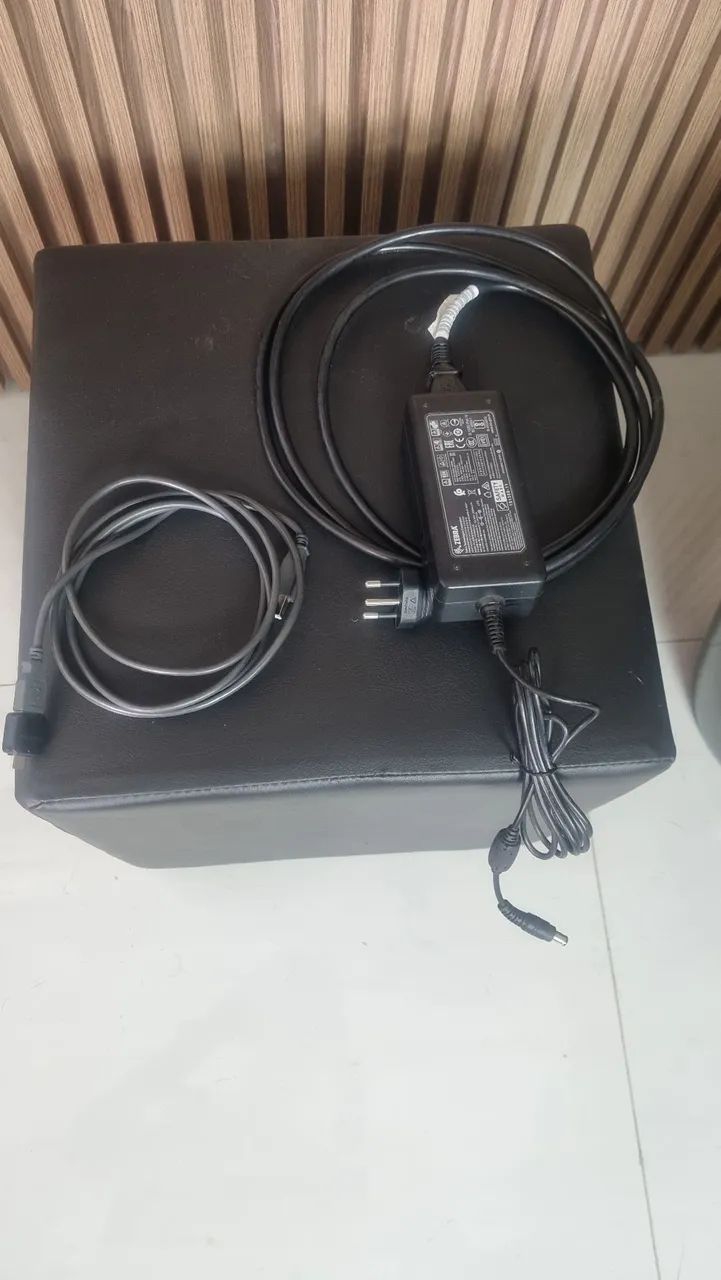 Impressora Zebra ZD220 - Semi Nova em Perfeito Estado + 2 Rolos de Etiquetas - Foto 4