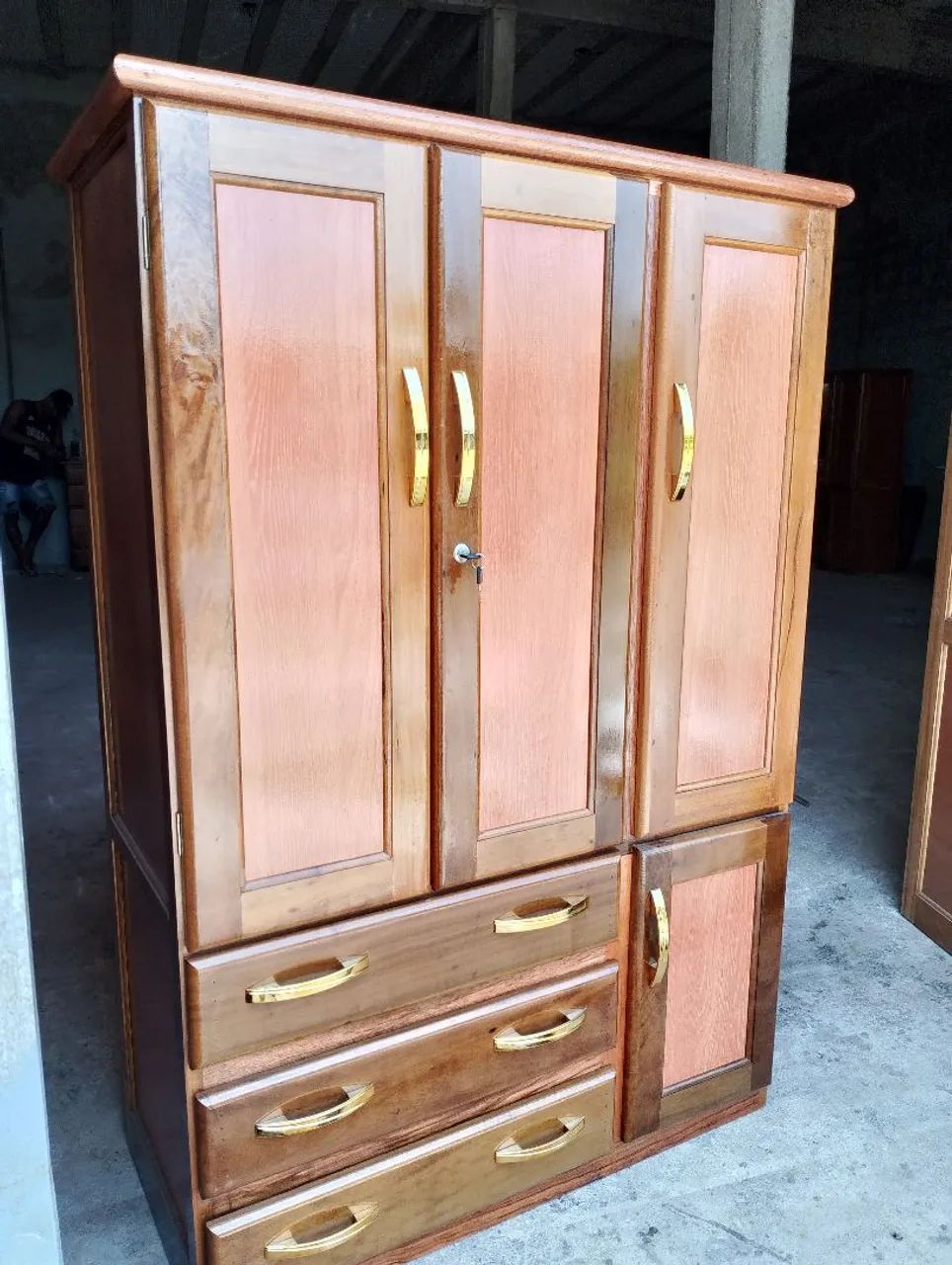 GUARDA ROUPA DE 3 PORTAS NOVO  - Foto 2