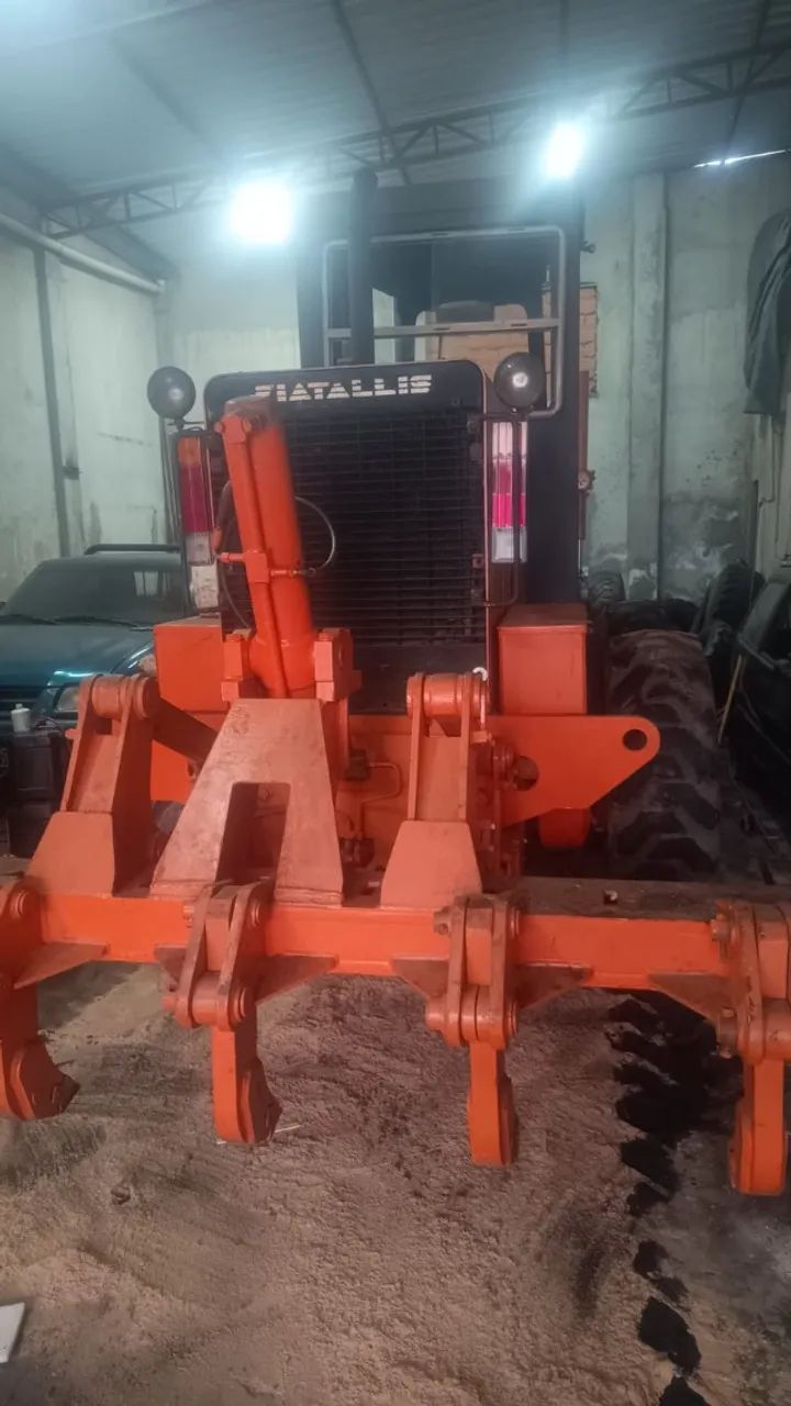 MOTONIVELADORA FIATALLIS FG-85A  - Foto 4