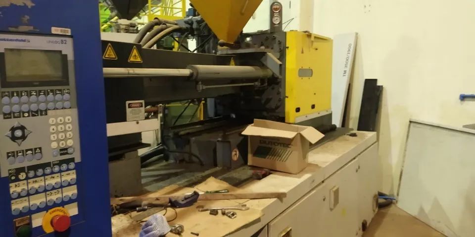 Injetora  Battenfeld 350 Toneladas - Foto 3