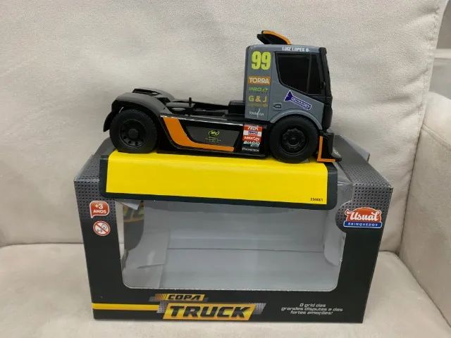 Miniatura caminhão de corrida copa truck  - Foto 4