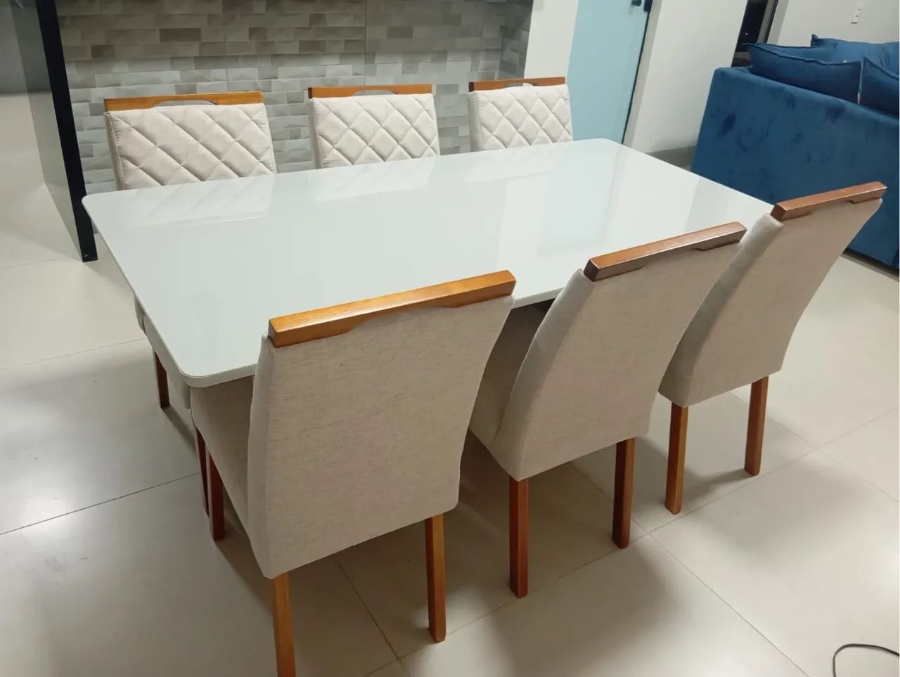 Mesa de Jantar com 6 Cadeiras madeira 