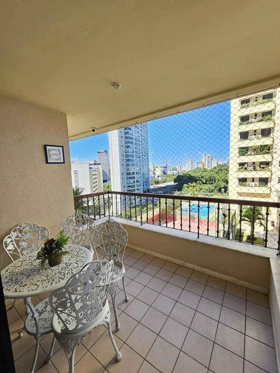 Apartamento à venda no Itaigara | 4/4 Nascente | 3 suítes