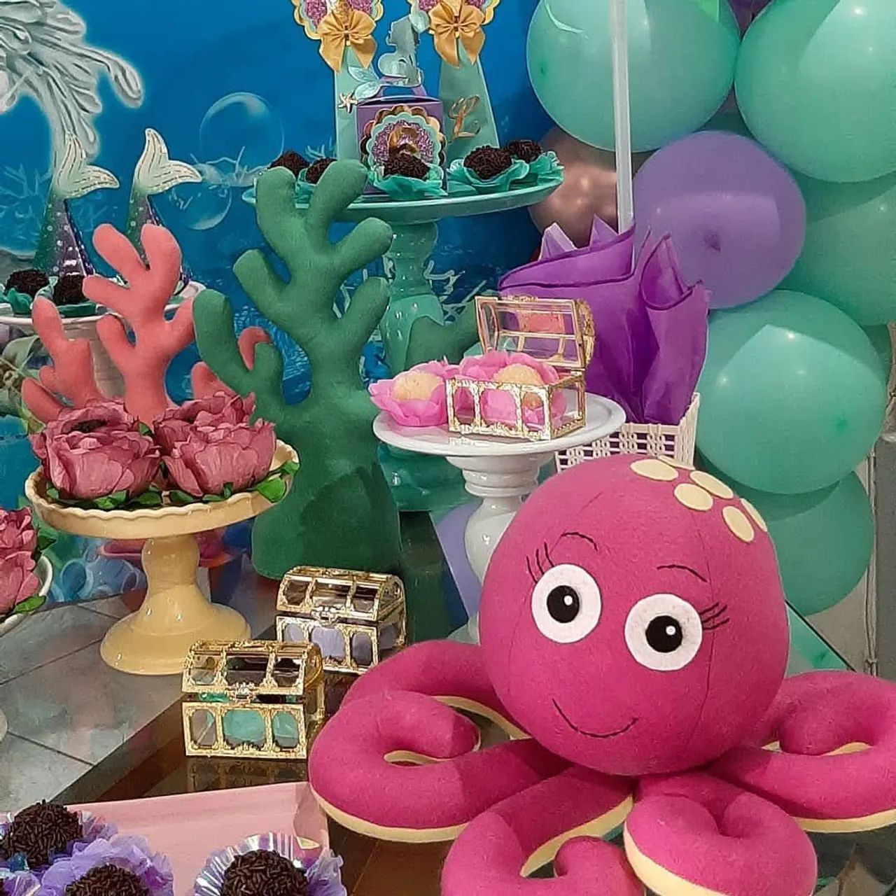 GRANDE OPORTUNIDADE VENDO TODO MATERIAL DA LOJA. DECORAÇÃO DE FESTAS.  - Foto 3