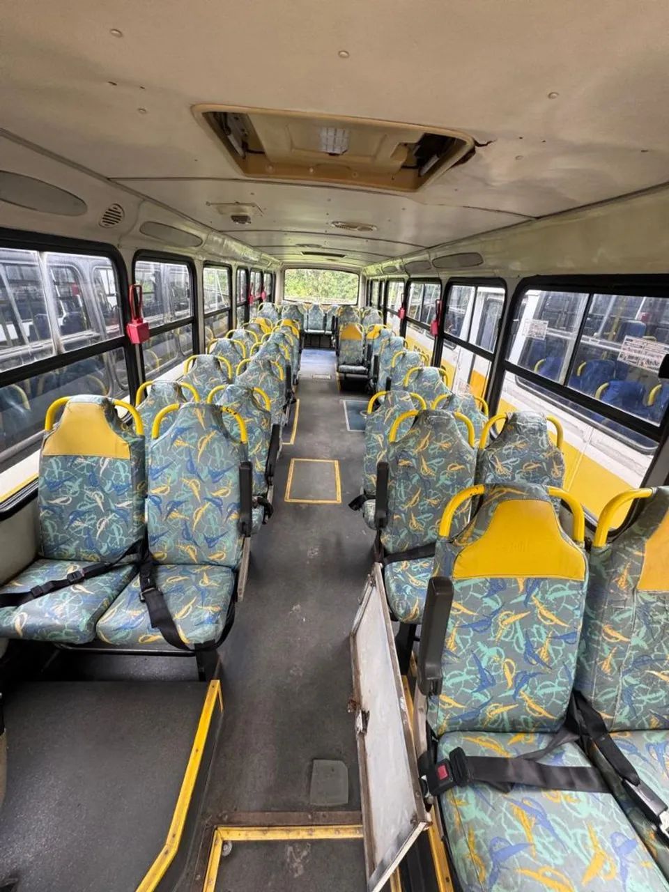 Onibus escolar ano 2008