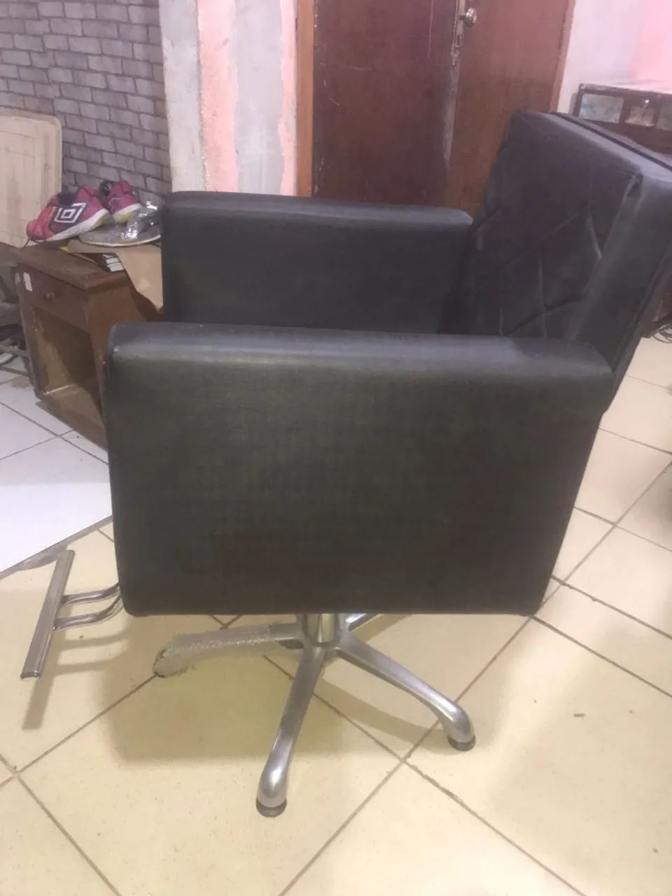 Poltrona Giratória para Salão ou barbearia. 